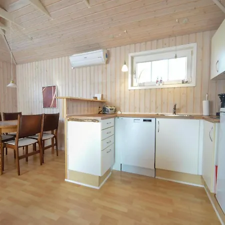 Three-bedroom Holiday In 펜션
